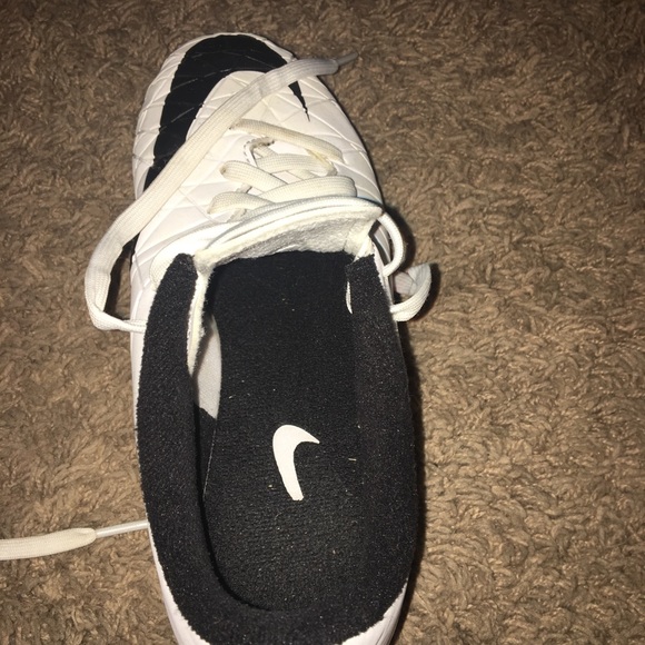 Youth soccer cleats - Picture 3 of 4